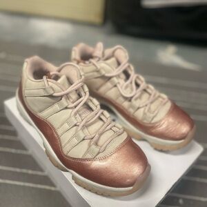 Air Jordan Retro 11 Rose Gold